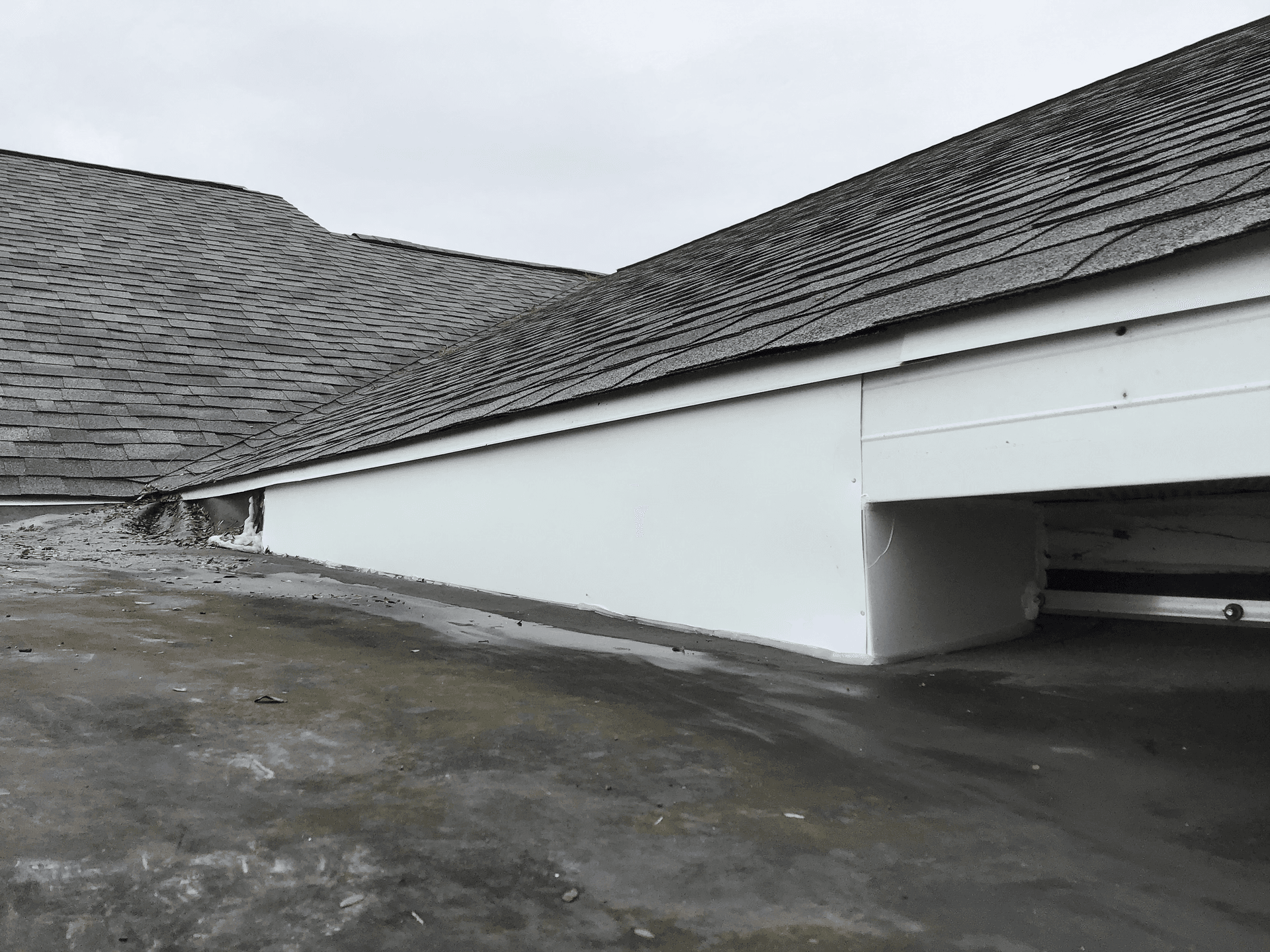 B1-Rubber-Roof-Before-Muncie-IN-Clemens-Home-Solutions.png