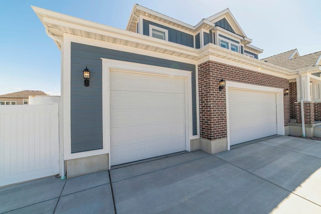 Front-View-Of-Home-Garage-1024x683