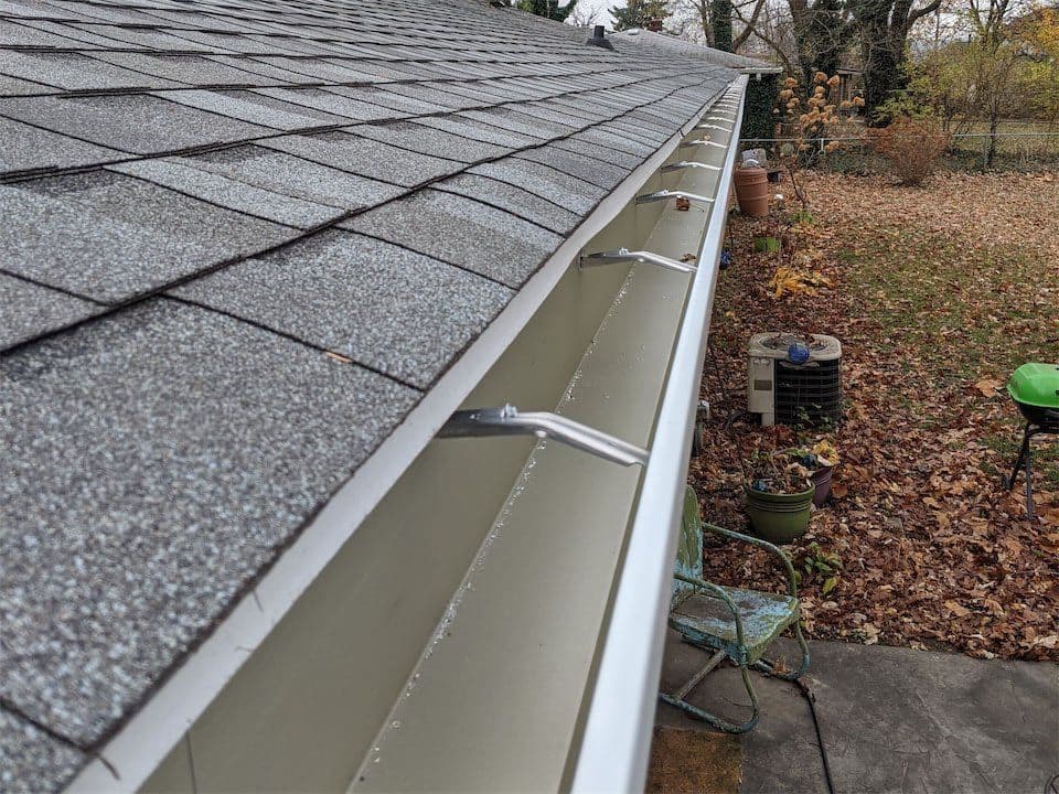 Gutter-Hangers-In-Eaves