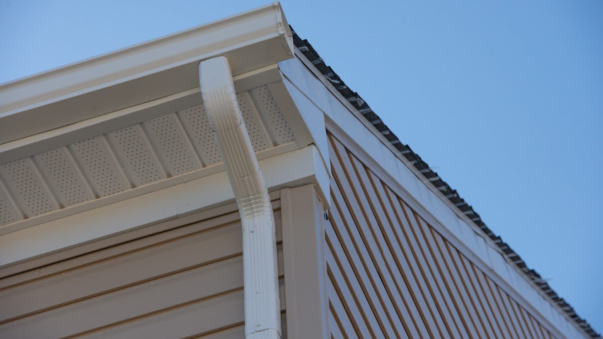 new-gutters-hagerstown-in-clemens-home-solutions-scaled.jpeg