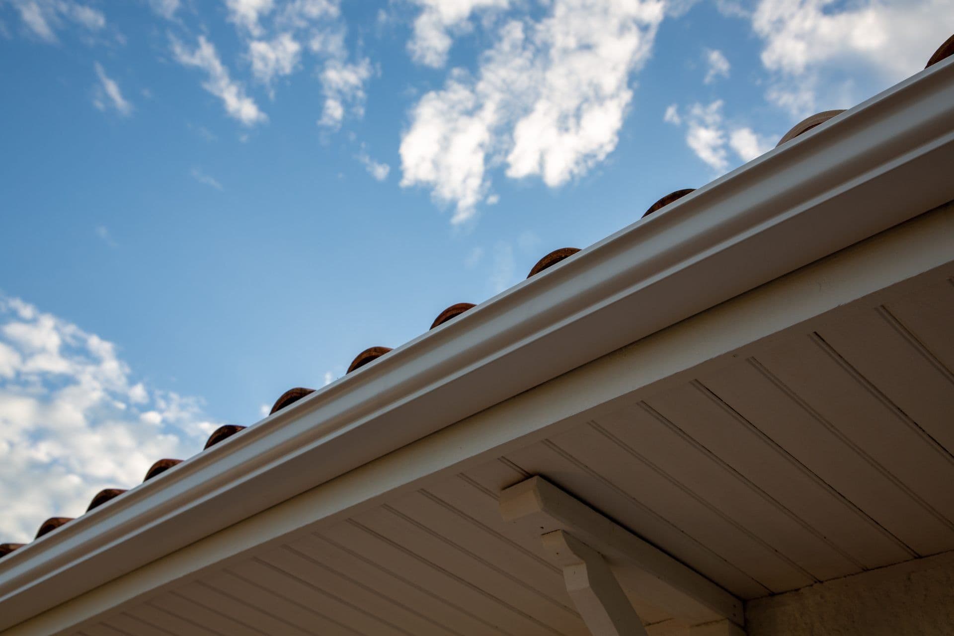 premium-seamless-gutters-muncie-in-clemens-home-solutions1-scaled.jpeg