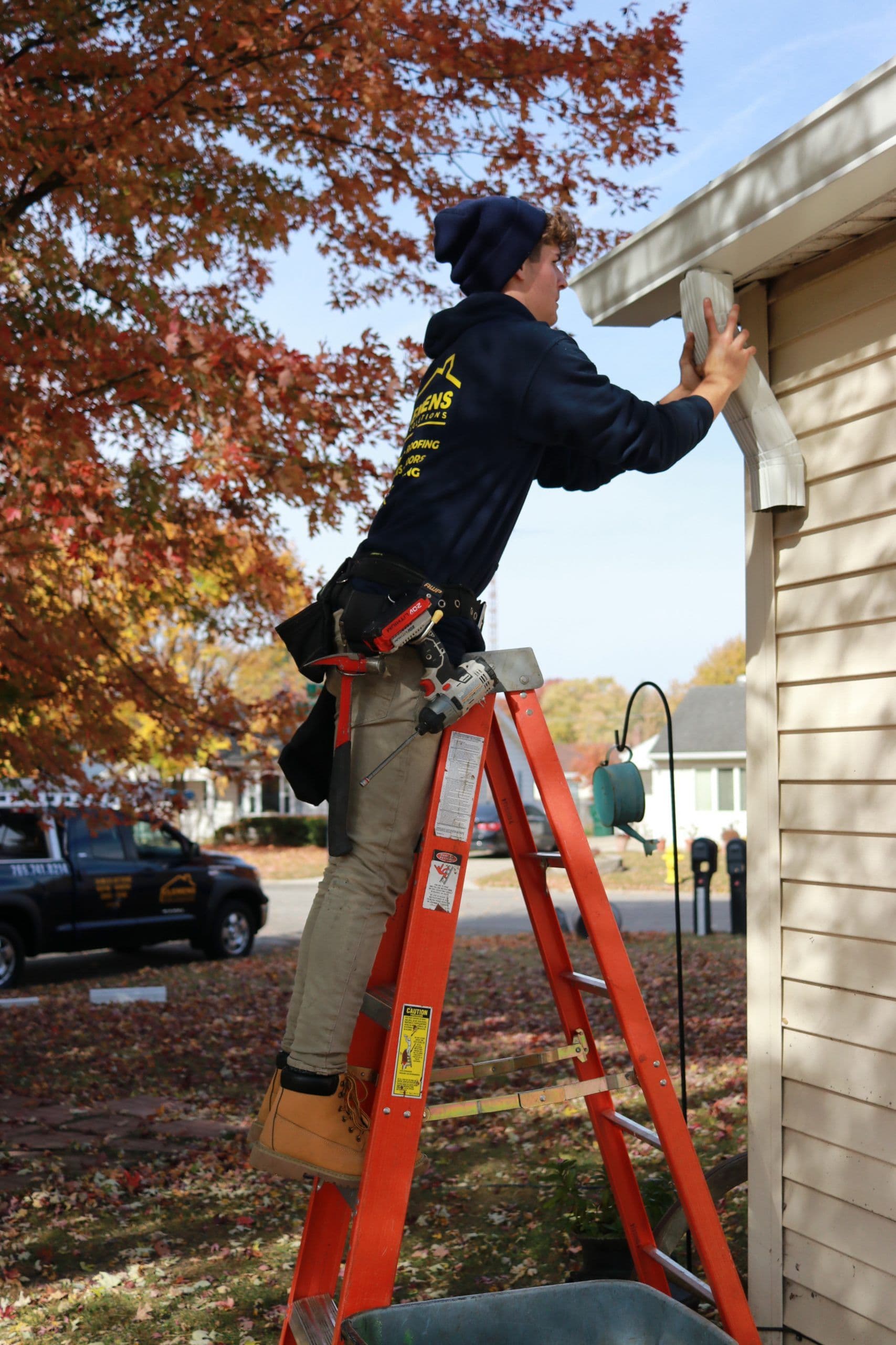 seamless-aluminum-gutters-muncie-in-scaled